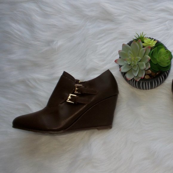 *SOLD*Brown Wedge Ankle Booties - Picture 4 of 6